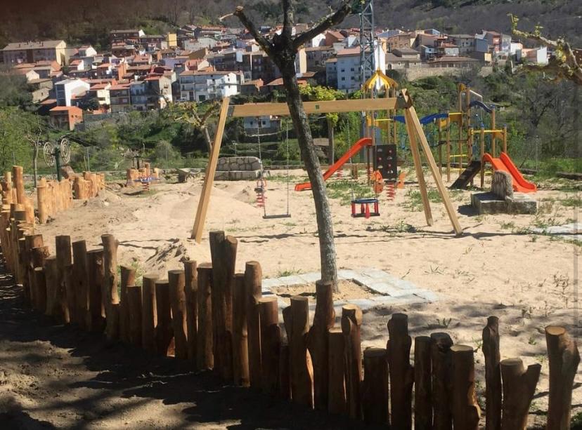 Parque natural de madera y arena